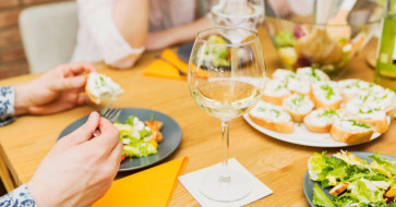 How to Choose the Right Dining Table Shape for Your Space