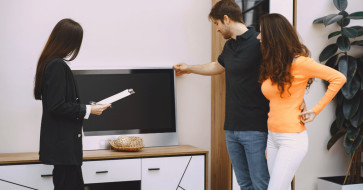 How to Choose the Right TV Media Console for Your Living Room