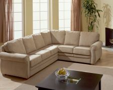 Viceroy loveseat