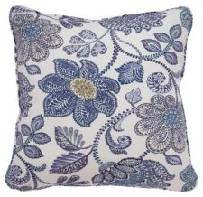 Miriam Pillow