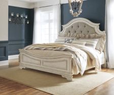 Realyn King/California King Panel Footboard