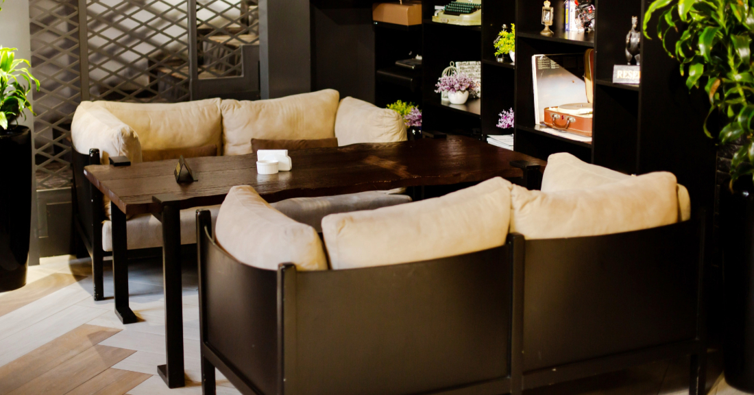 modern minimalist living room furniture setup