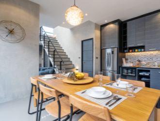 Kitchen & Dining